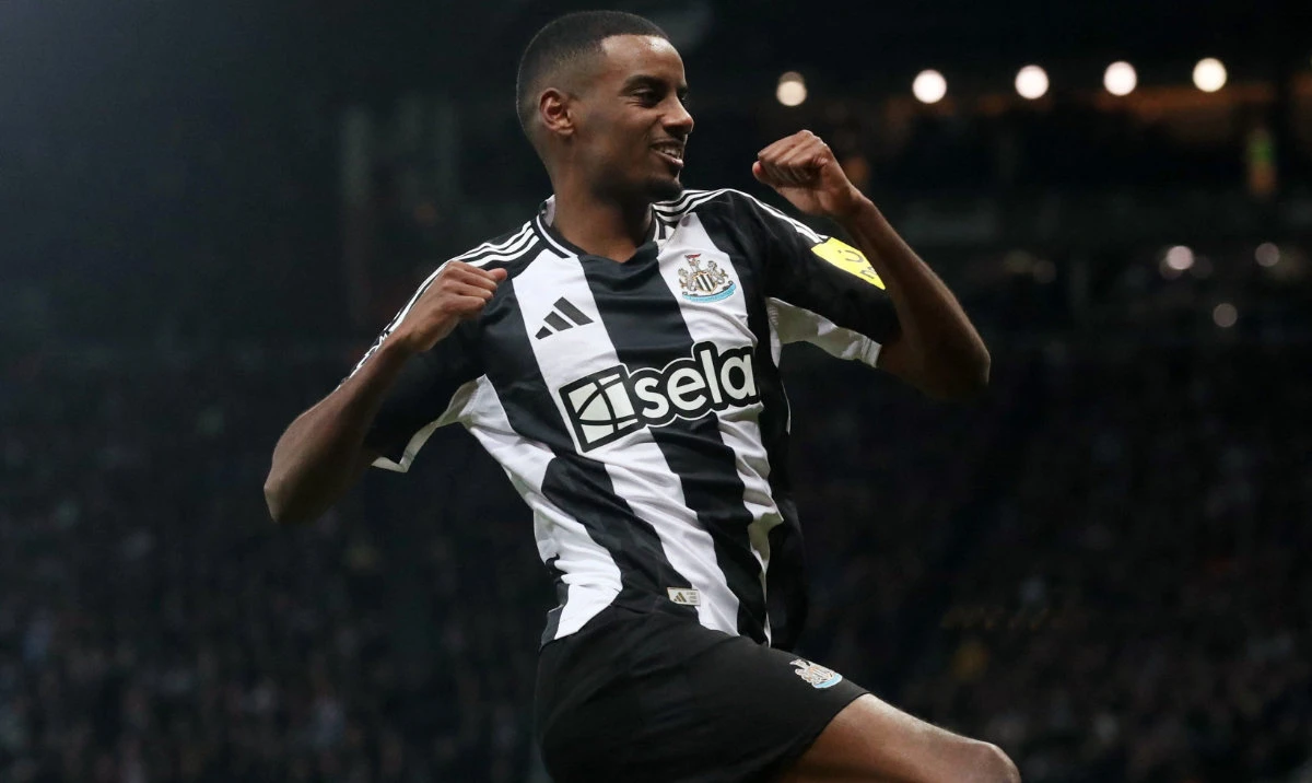 Newcastle United's Alexander Isak celebrates scoring their first goal during Premier League match between Newcastle United and Wolverhampton Wanderers at St James' Park, Newcastle, Britain on January 15, 2025. (Reuters)