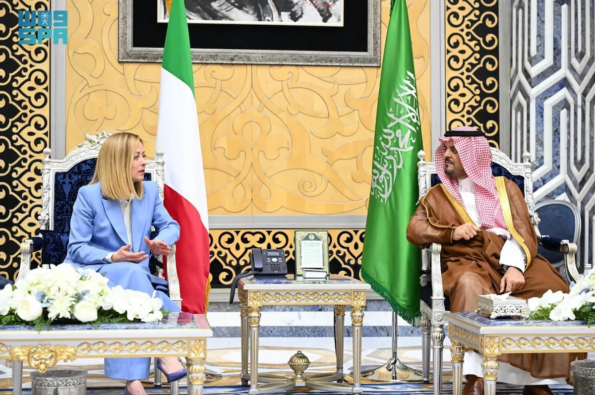 Italian Prime Minister Giorgia Meloni was met on her arrival in Jeddah by the Deputy Governor of Makkah Region Prince Saud bin Mishaal bin Abdulaziz. (SPA)