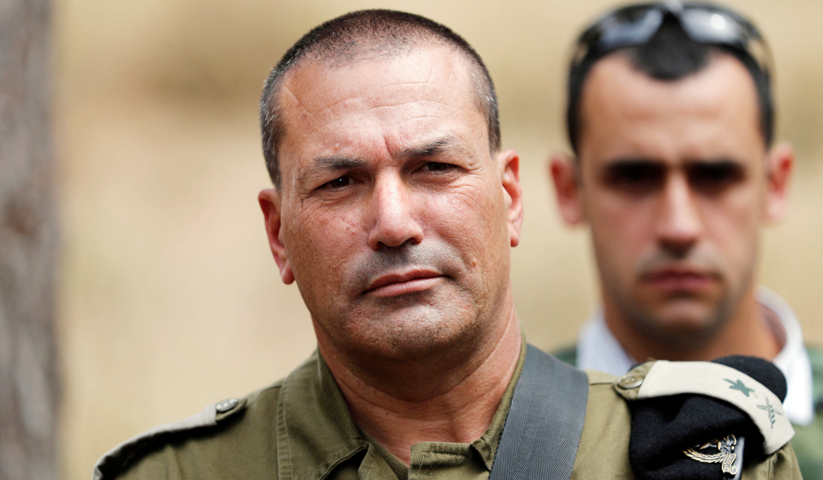 Israeli army major general Eyal Zamir, head of the southern command, looks on as he stands near the Israel-Gaza border in the southern kibbutz of Nahal Oz on April 20, 2018. (AFP file photo)