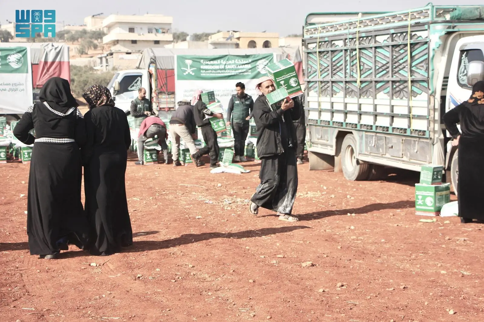 The King Salman Humanitarian Aid and Relief Center’s humanitarian and relief efforts continue with the distribution of food, hygiene supplies as well as the provision of emergency transport services. (SPA)