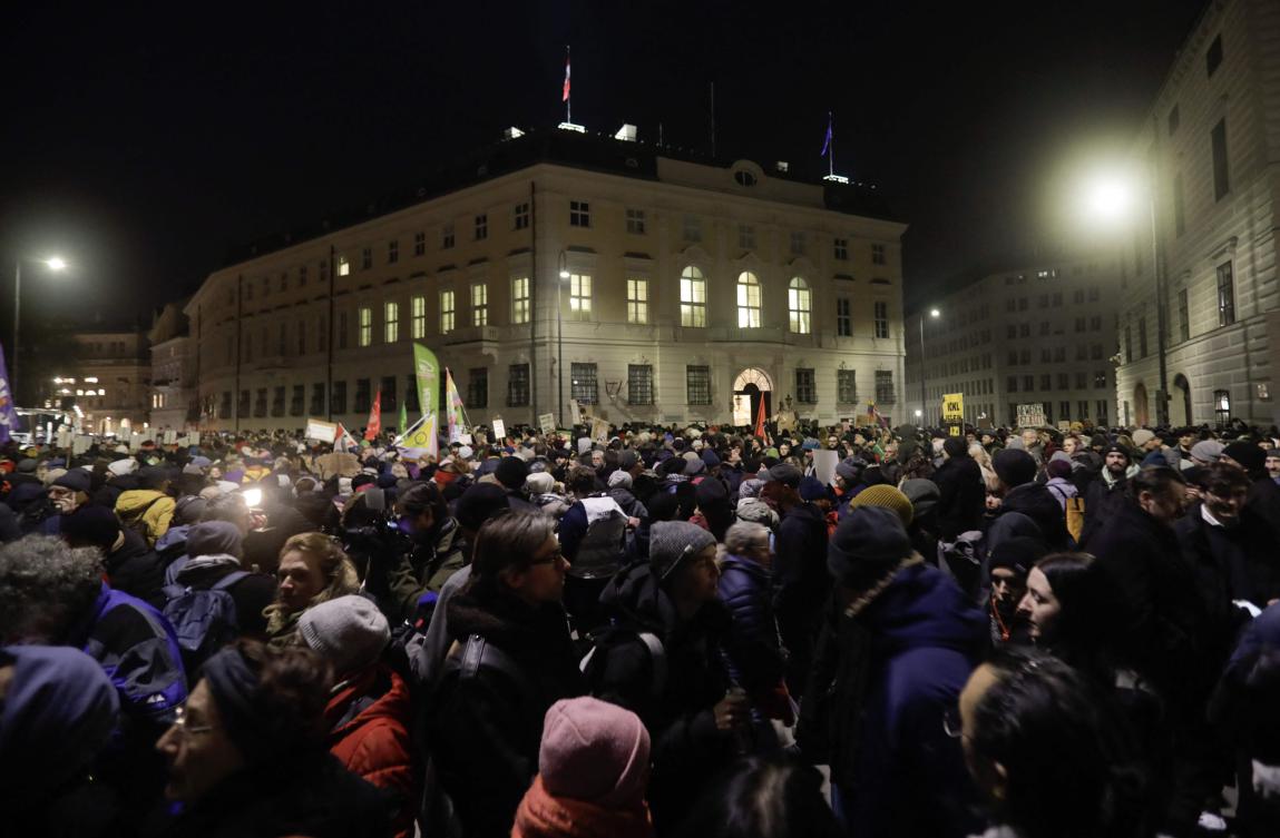 Thousands gather for a demonstration in front of Austria’s chancellery against efforts by the far right Freedom Party (FPOe) to form the country’s first far-right-led government and marking the “25 years of resistance against the Blue-Black government” in Vienna, on Feb. 4, 2025. (AFP)