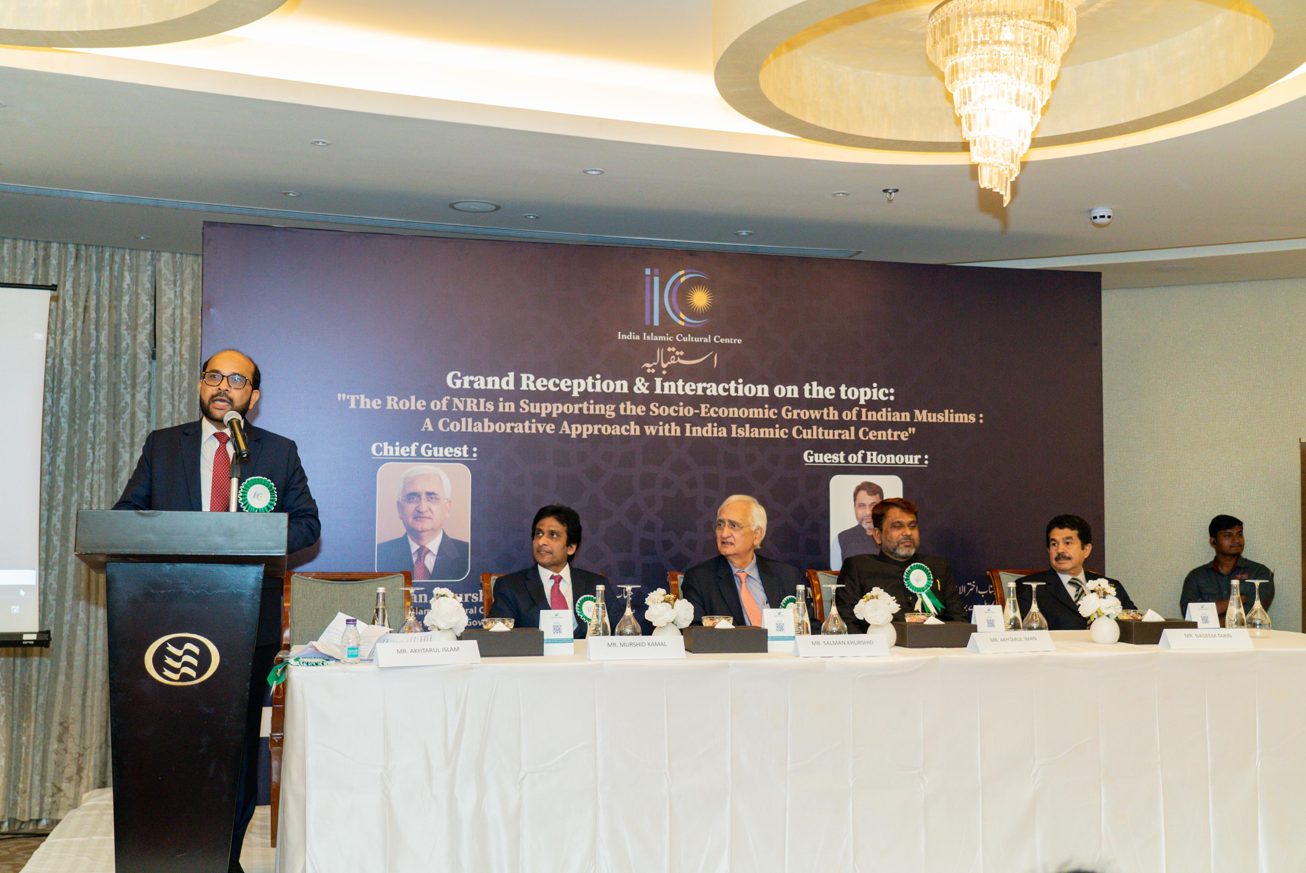 Former Indian Foreign Minister and president of the India Islamic Cultural Center Salman Khurshid (4R), AIMIM Bihar president Akhtarul Iman (3R) in Riyadh during an interaction with the Indian diaspora. (Supplied)