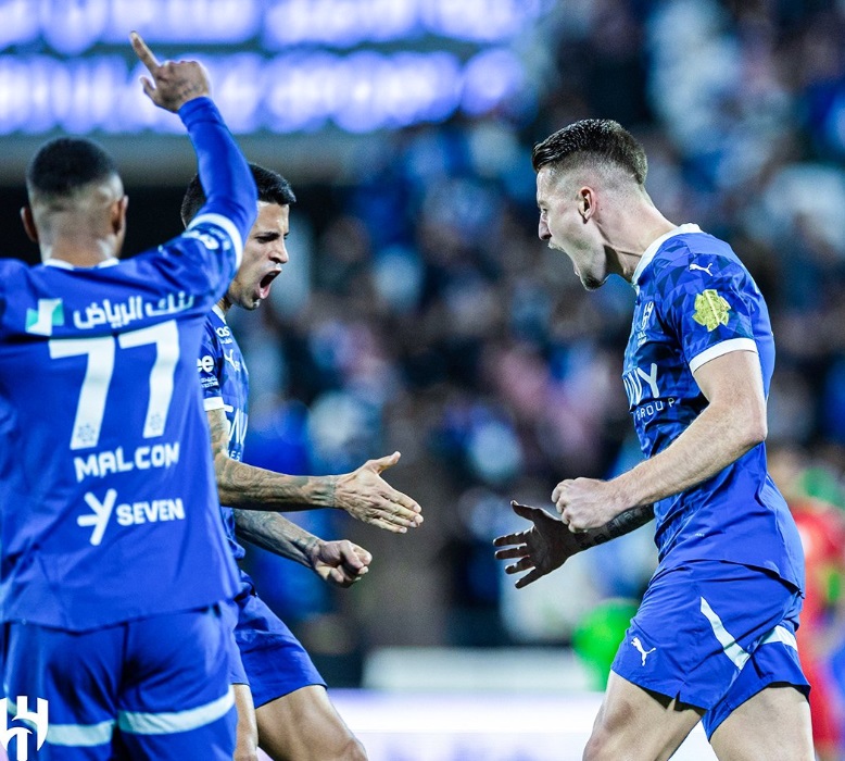 Al-Hilal drew 2-2 at Damac on Saturday to stay in second place in the Saudi Pro League, two points behind leaders Al-Ittihad. (X/@Alhilal_EN)