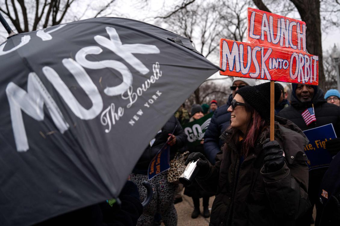 Trump and Musk are pushing federal workers to resign in return for financial incentives. (Getty Images/AFP)