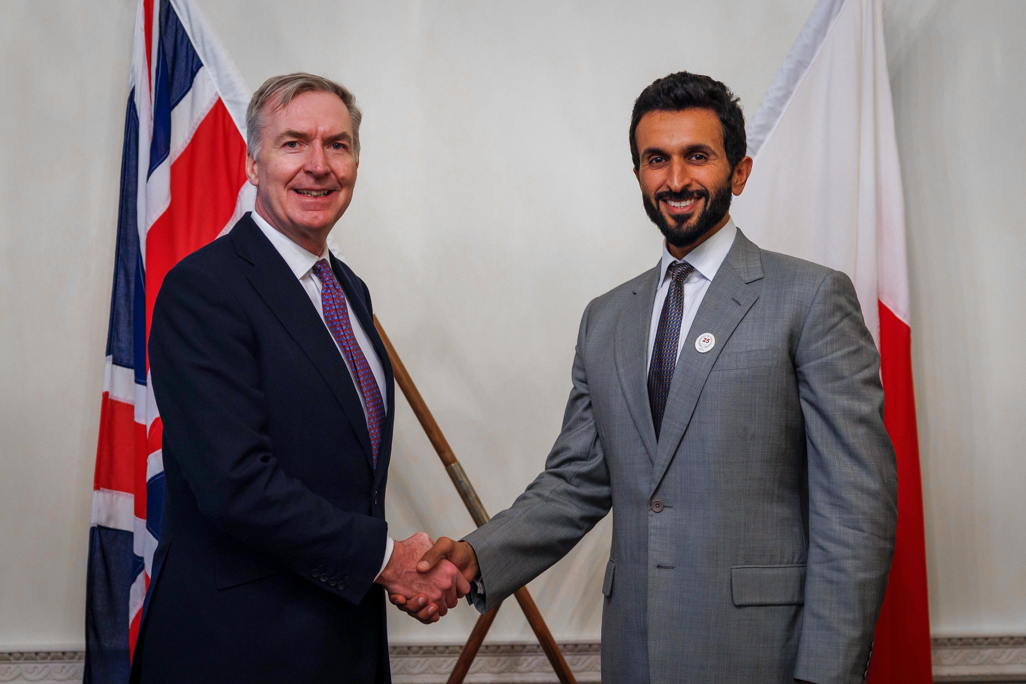Bahrain’s national security advisor, Sheikh Nasser bin Hamad Al-Khalifa, and Adm. Tony Radakin, the UK’s chief of defense staff. (BNA)