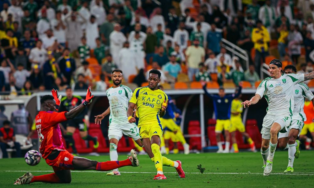 Jhon Duran slots home from just inside the area to score Al-Nassr’s third goal. (X/@AlNassrFC)