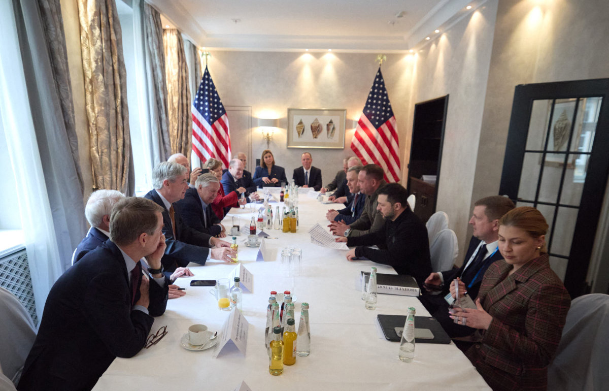 Ukrainian President Volodymyr Zelensky (3R) meeting with a delegation of the US Senate on the sidelines of the Munich Security Conference on February 14, 2025. (AFP)