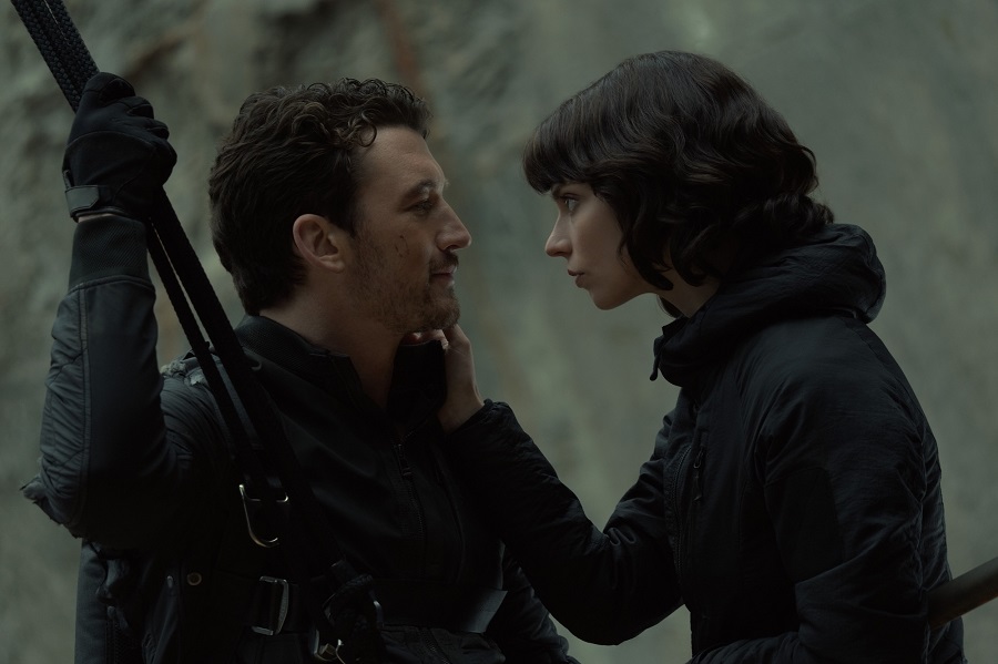 Miles Teller and Anya Taylor-Joy in 'The Gorge' on Apple TV+. (Supplied)