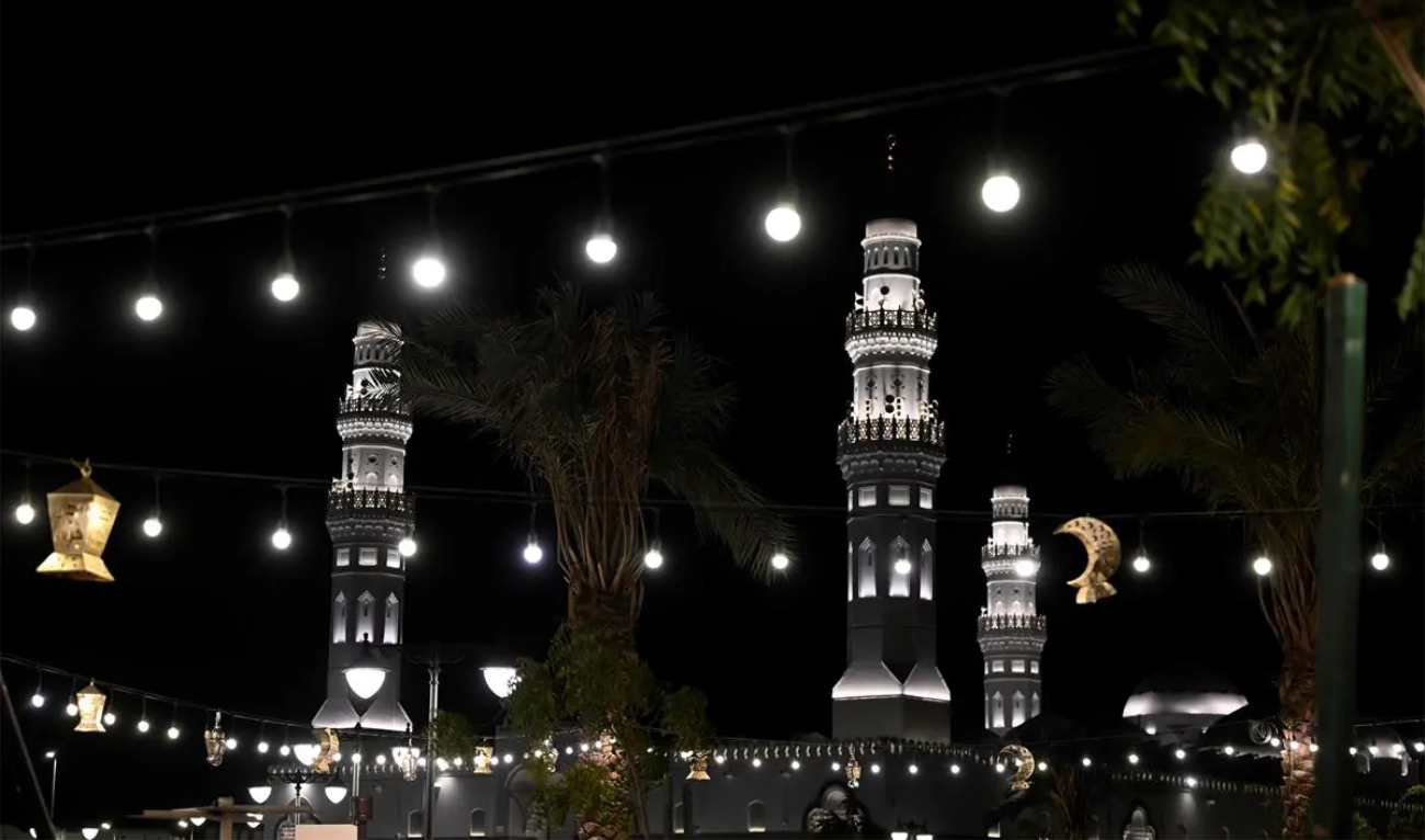 Mosques, praying areas and their facilities have been prepared to receive worshippers, ensuring they perform their rituals in an atmosphere of tranquility and reverence. (SPA/File)