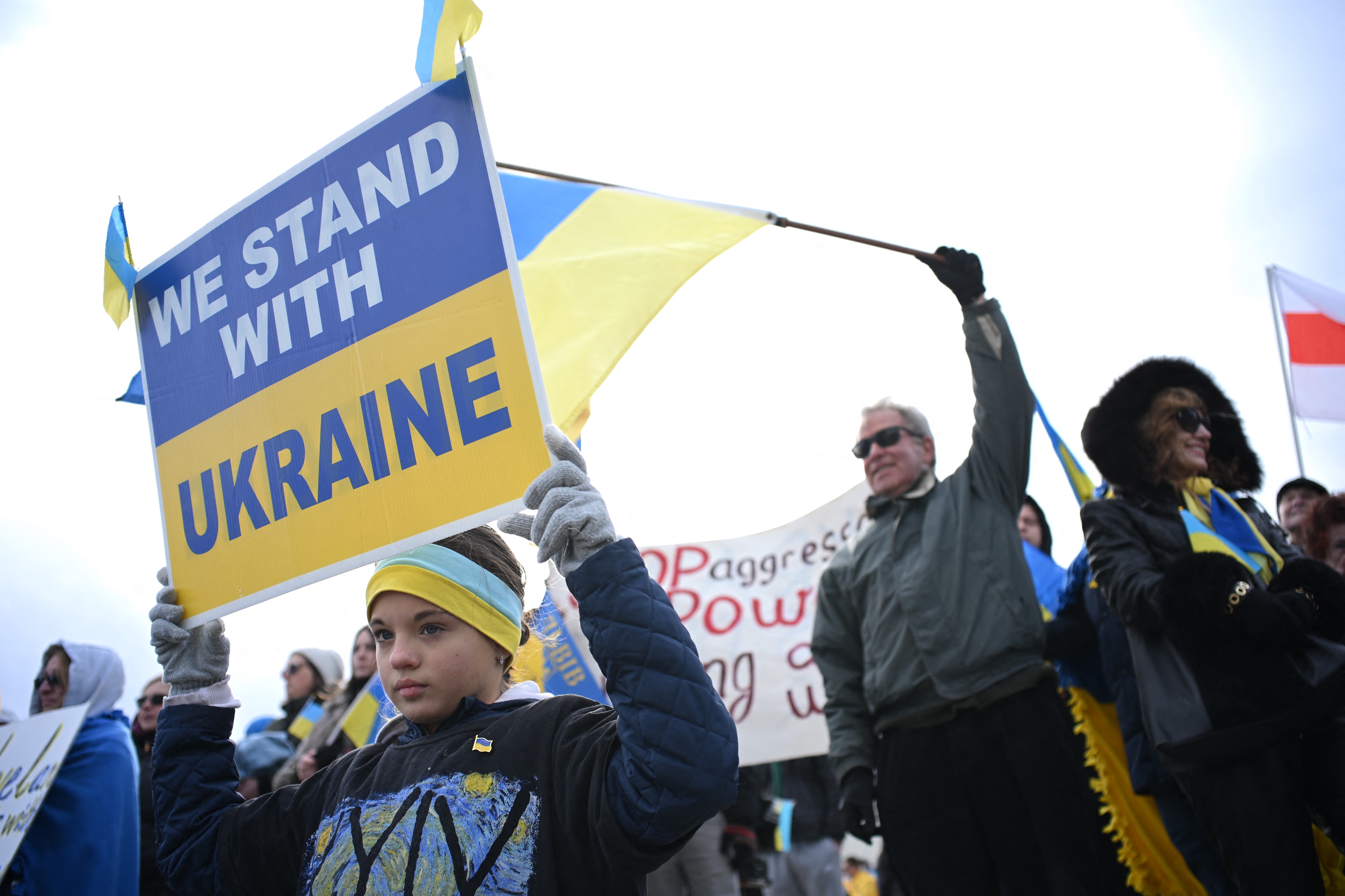 People demonstrate in support of Ukraine ahead of the third anniversary of the war with Russia, at the Lincoln Memorial in Washington, DC, Feb. 22, 2025. (AFP)