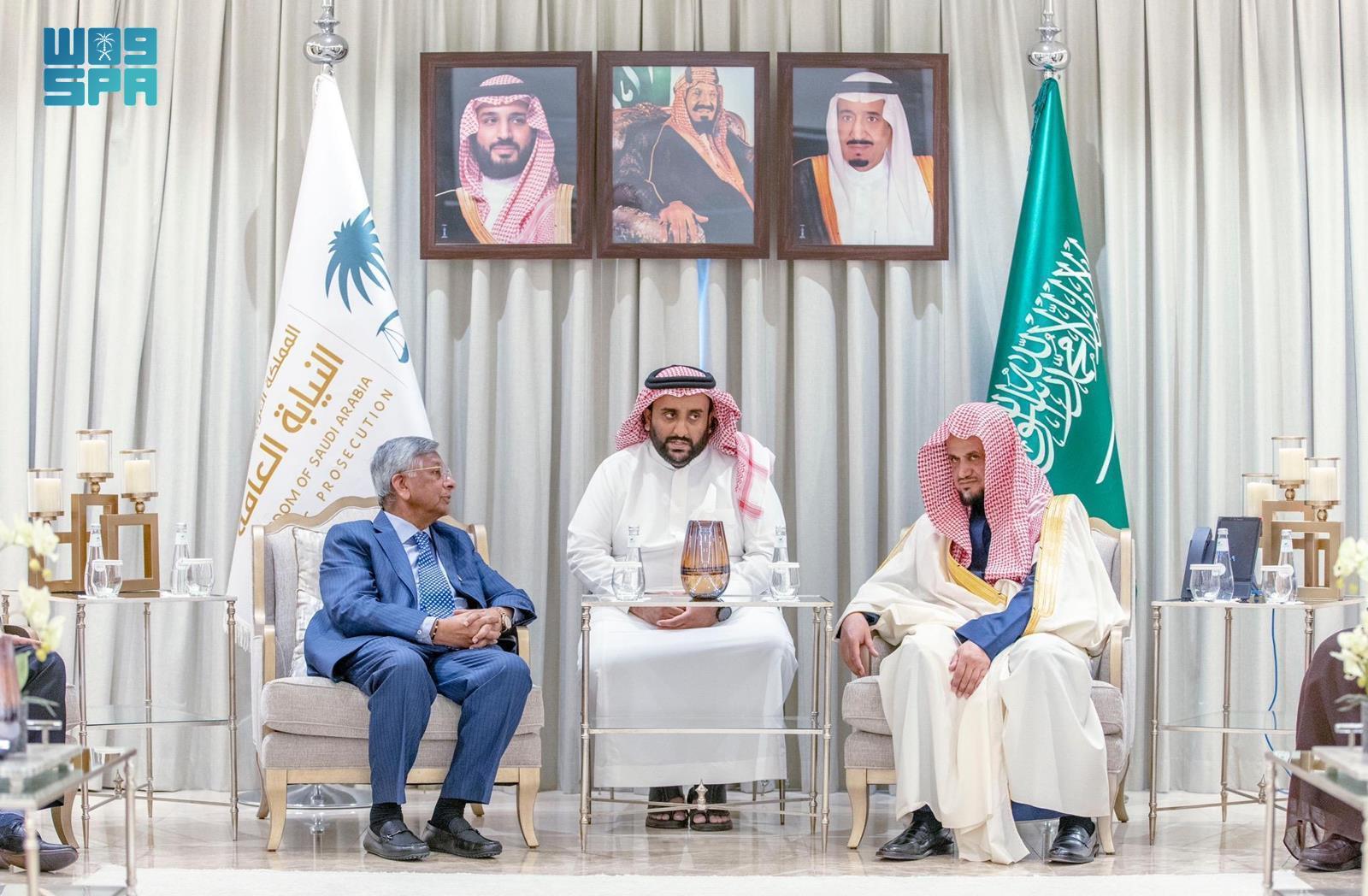 Saudi Arabia’s Attorney General Sheikh Saud Al-Mujib received his Indian counterpart R. Venkataramani and his delegation at the Public Prosecution’s headquarters in Riyadh. (SPA)