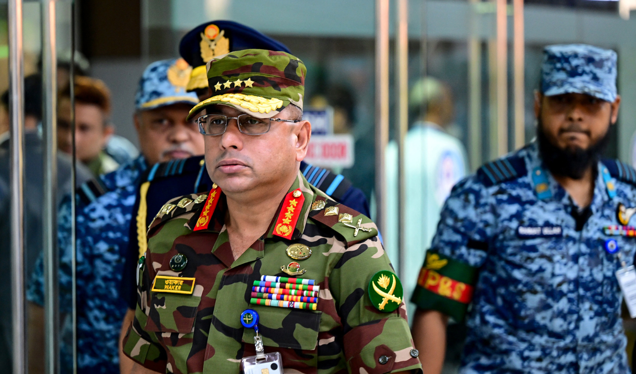 Waker-Uz-Zaman, Bangladesh's Army chief General arrives to recieve Nobel laureate Muhammad Yunus (not pictured) at the Hazrat Shahjalal International Airport in Dhaka on August 8, 2024. (AFP/File)