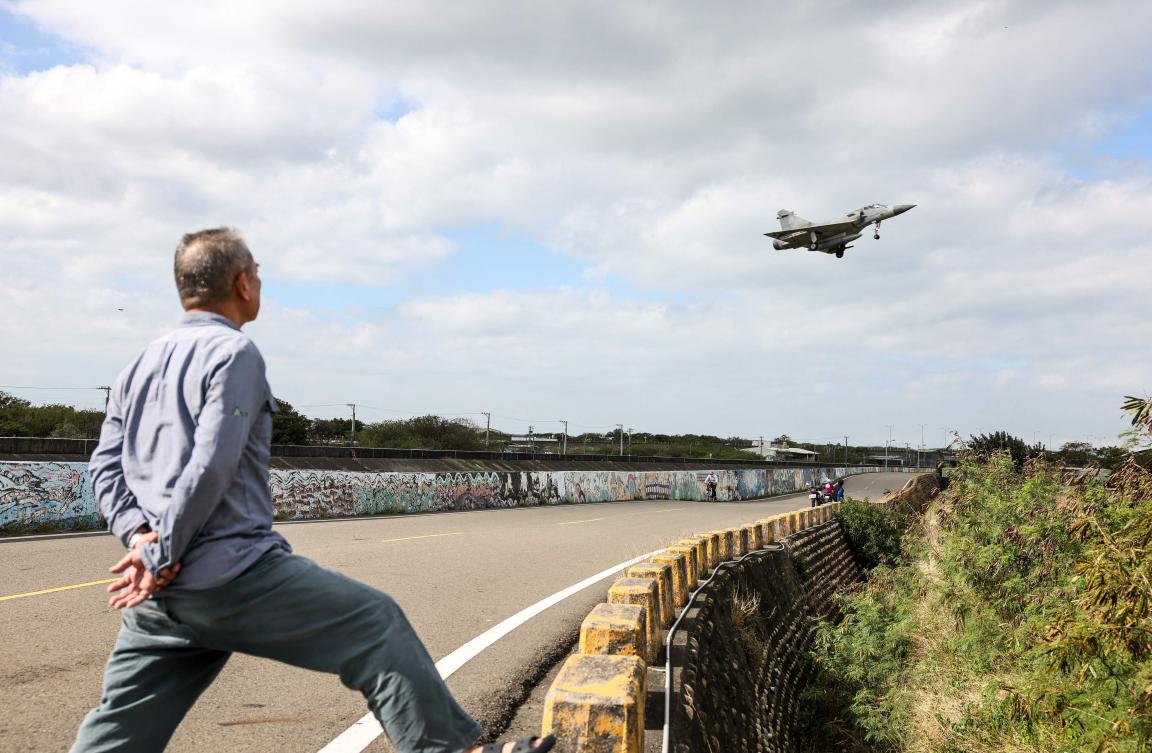 A Taiwanese Air Force Mirage 2000 fighter jet prepares to land at an Air Force base in Hsinchu on December 10, 2024. (AFP)