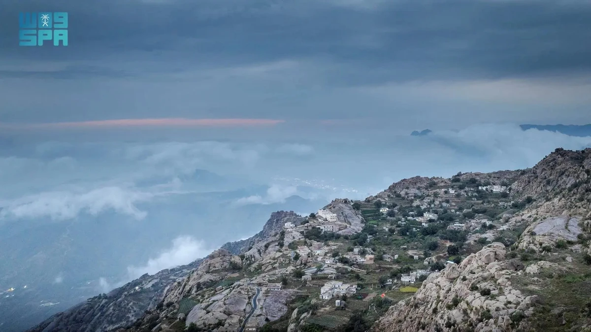 Low clouds create winter wonderland around Shada mountains