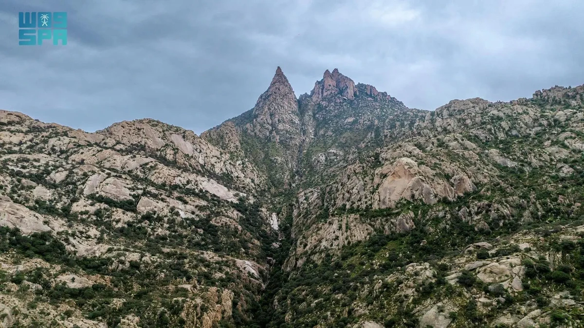Low clouds create winter wonderland around Shada mountains