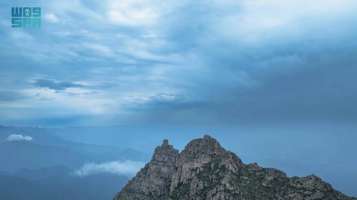 Low clouds create winter wonderland around Shada mountains