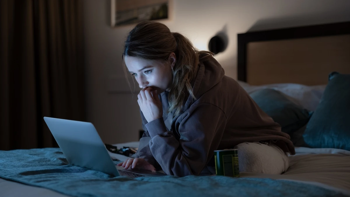 Kaitlyn Dever as Belle in 'Apple Cider Vinegar.' (Supplied)