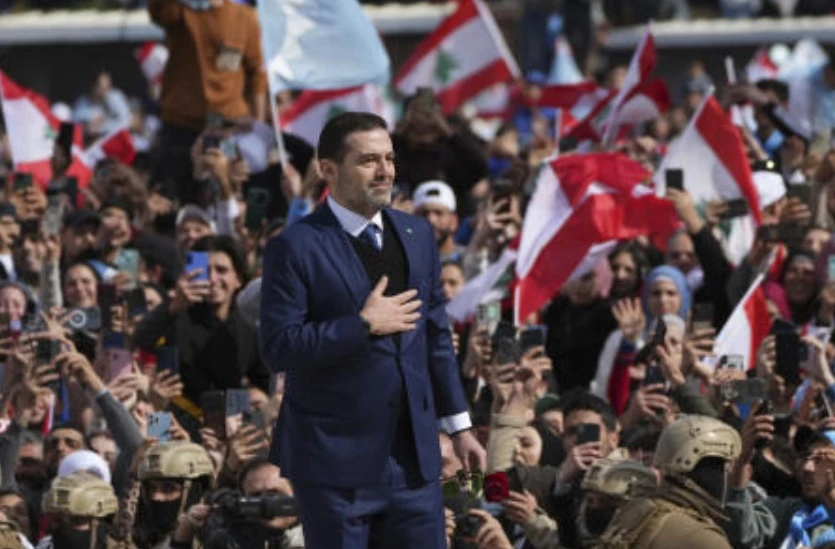 Hariri returns to politics, backs PM Salam, calls for unity
