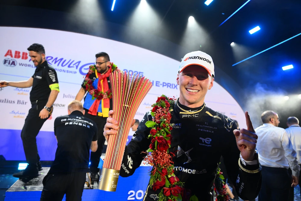 Guenther clinches victory with last-ditch move at first Jeddah E-Prix race