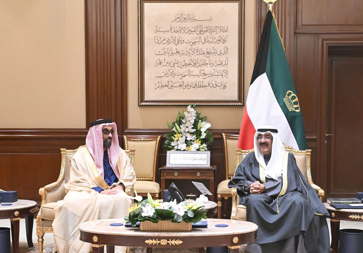 Sheikh Meshal Al-Ahmad Al-Jaber Al-Sabah, the Emir of Kuwait, and Sheikh Tahnoon bin Zayed Al-Nahyan, the deputy ruler of Abu Dhabi. (WAM)