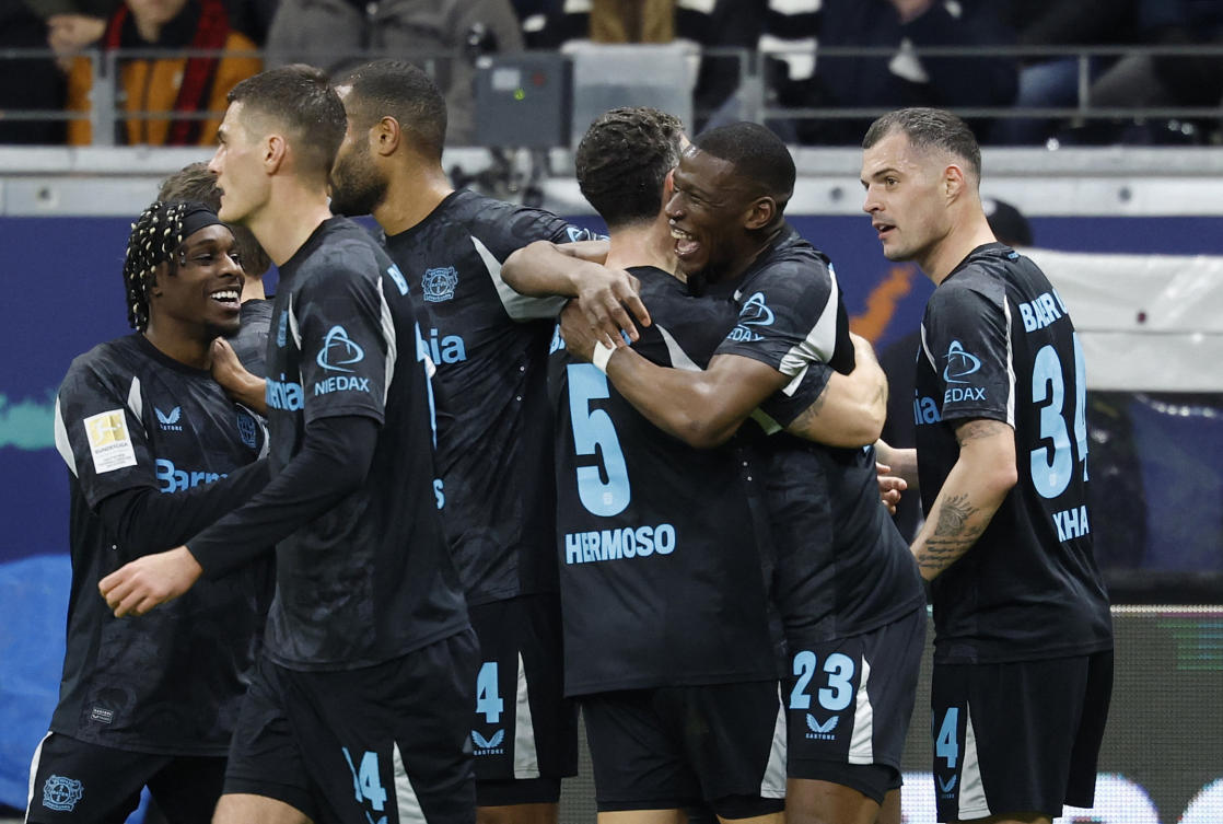 Leverkusen stay in sight of Bayern before Champions League showdown