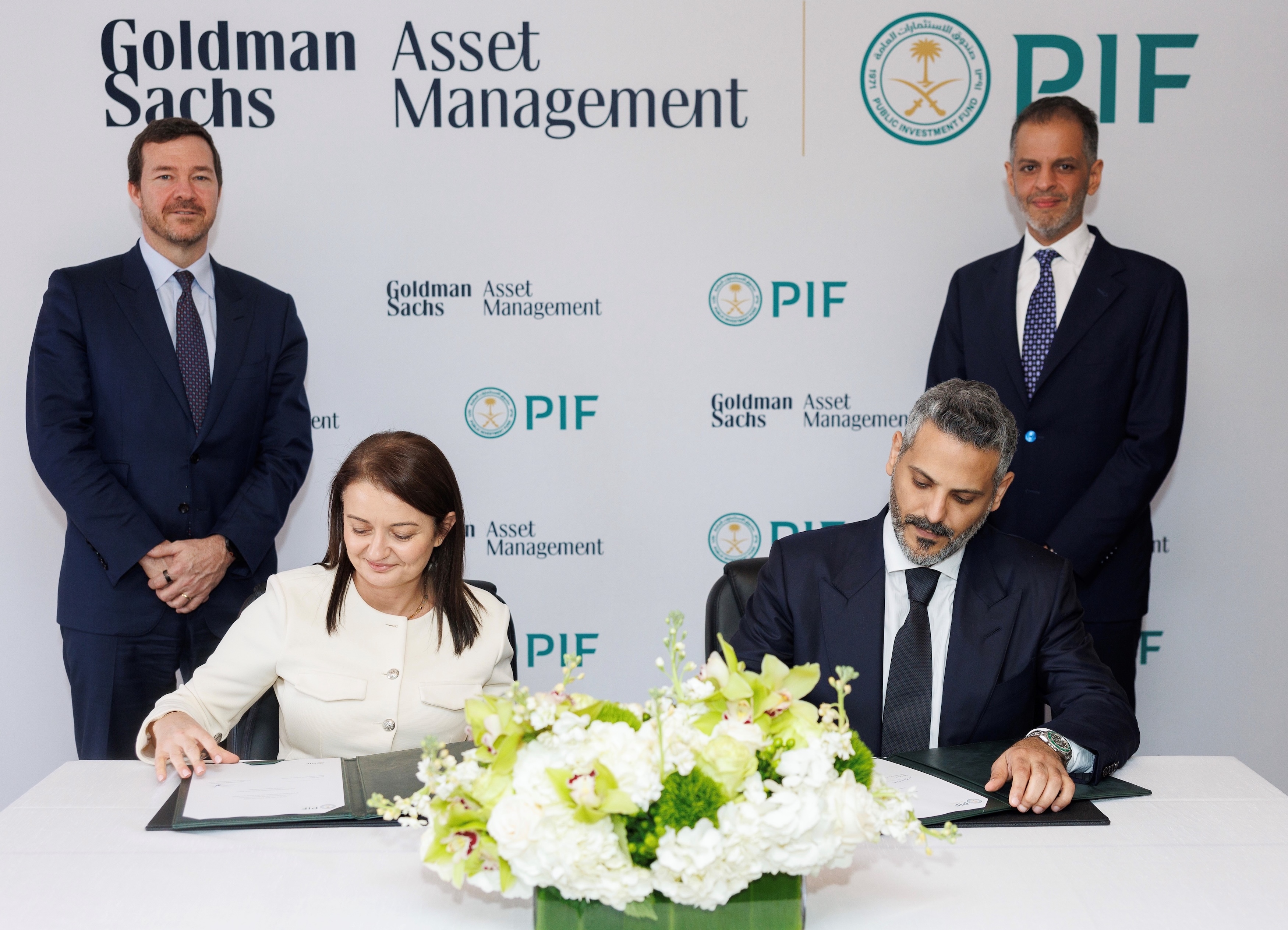 Representatives from the Public Investment Fund and Goldman Sachs Asset Management sign the memorandum of understanding in Riyadh. (SPA)
