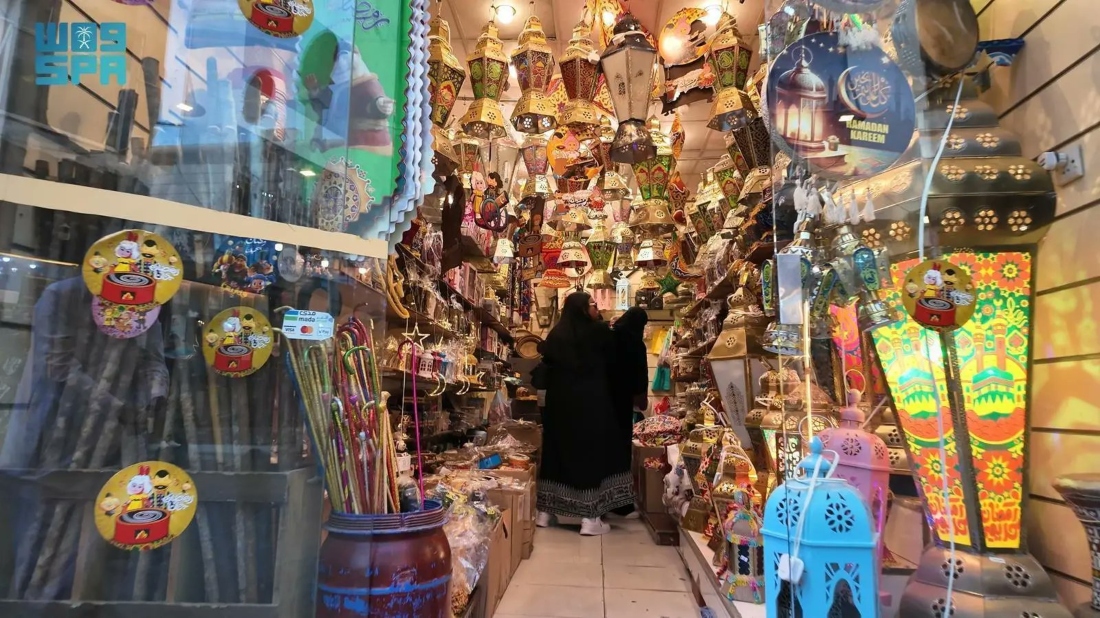 Jeddah's Ramadan shining with lights and beloved Al-Mirkaz Tradition. (SPA)