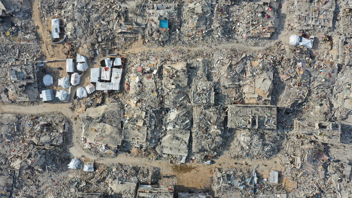 A drone view shows houses destroyed during the Israeli offensive, amid a ceasefire between Israel and Hamas, in Beit Hanoun, northern Gaza Strip, March 5, 2025. REUTERS/Mahmoud Al-Basos TPX IMAGES OF THE DAY