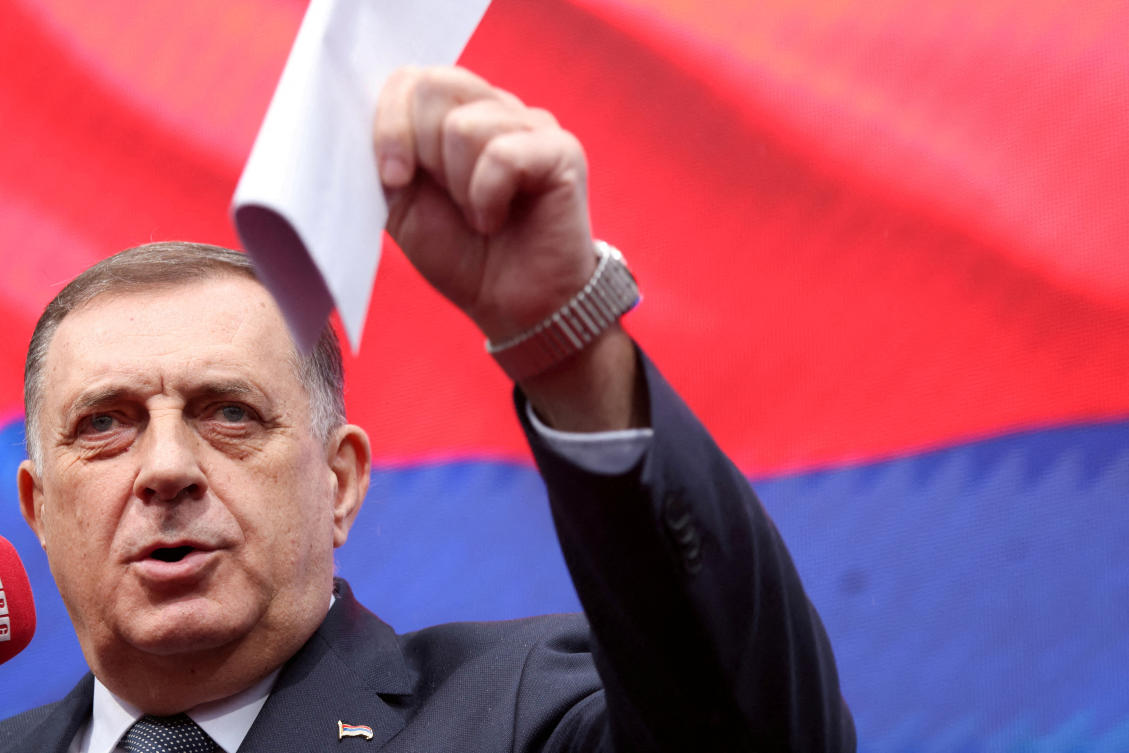 Bosnian Serb leader Milorad Dodik on Friday called on ethnic Serbs to quit the federal police force and courts and join the government of the deeply divided country’s Serb statelet. (Reuters/File)
