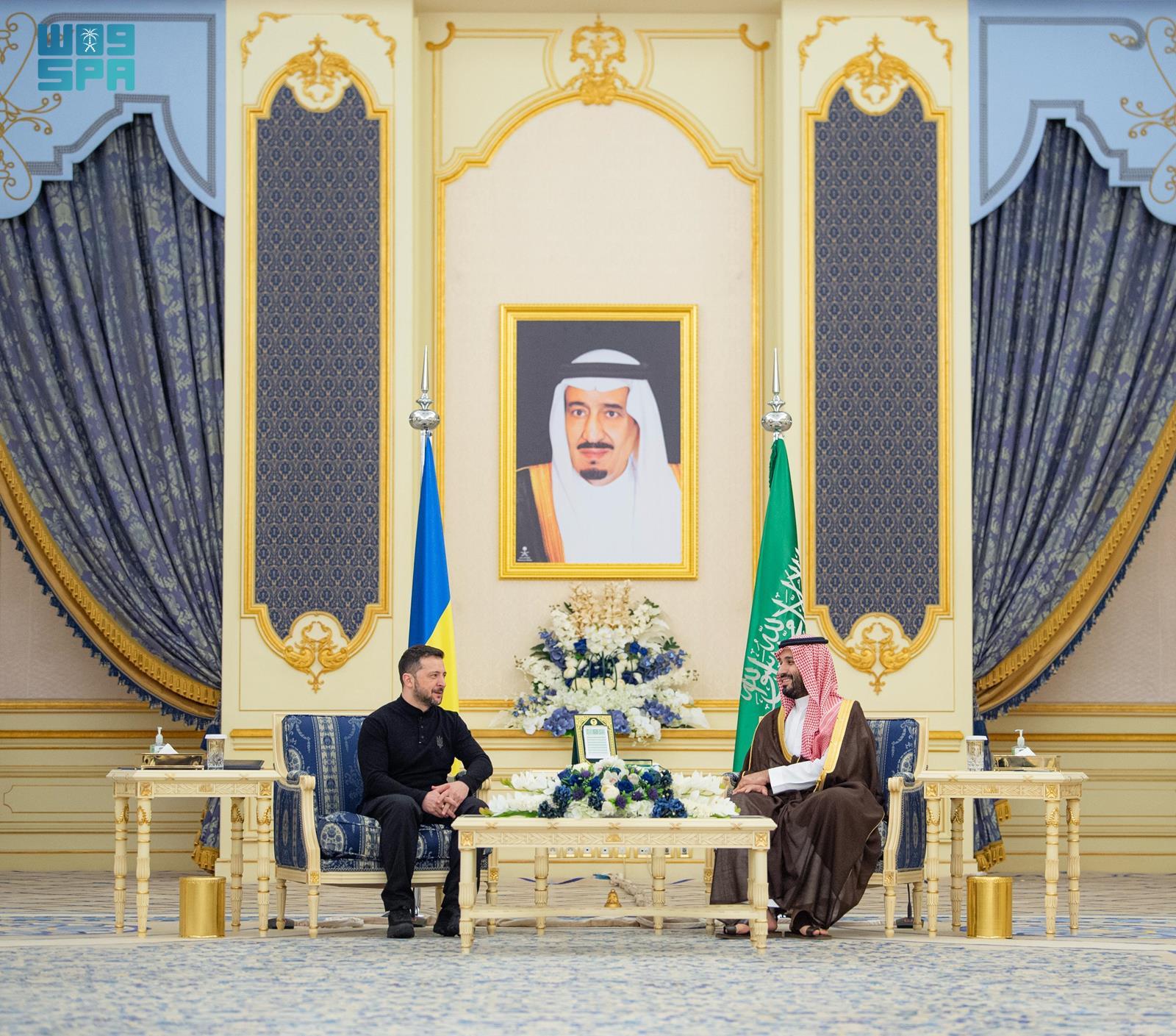 Saudi Crown Prince Mohammed bin Salman received Ukraine President Volodymyr Zelensky early Tuesday. (SPA)