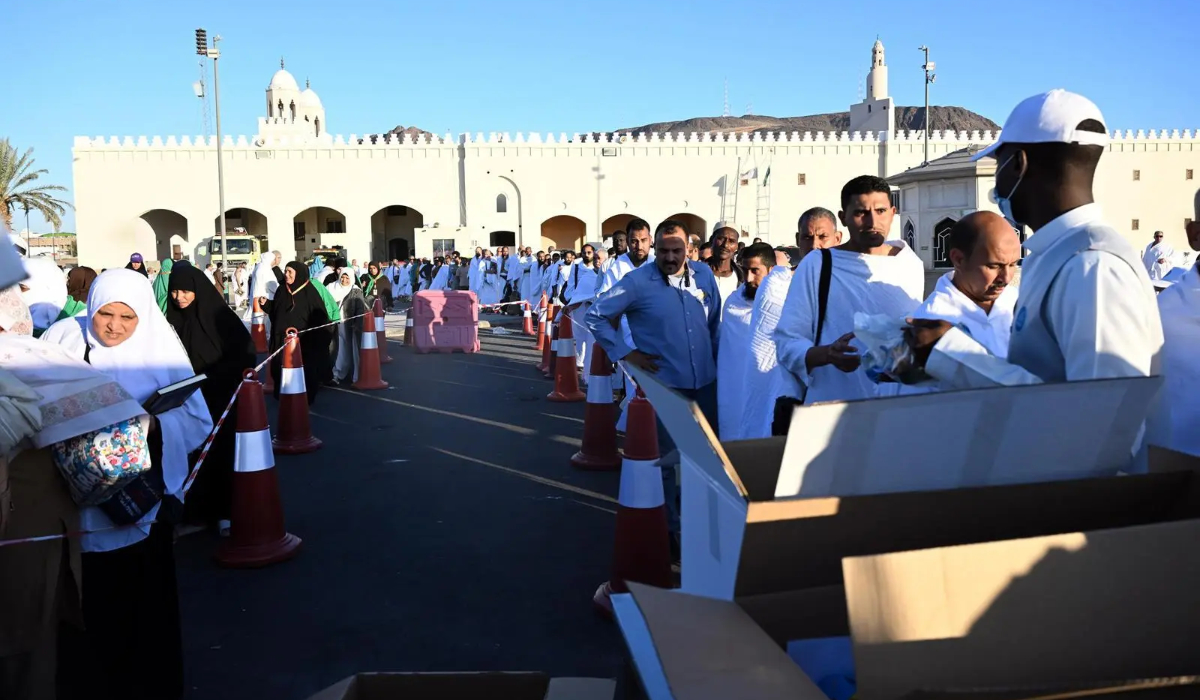 Al-Harbi said that the distribution operations extend across a wide network of locations, with the Prophet’s Mosque and its courtyards. (SPA)