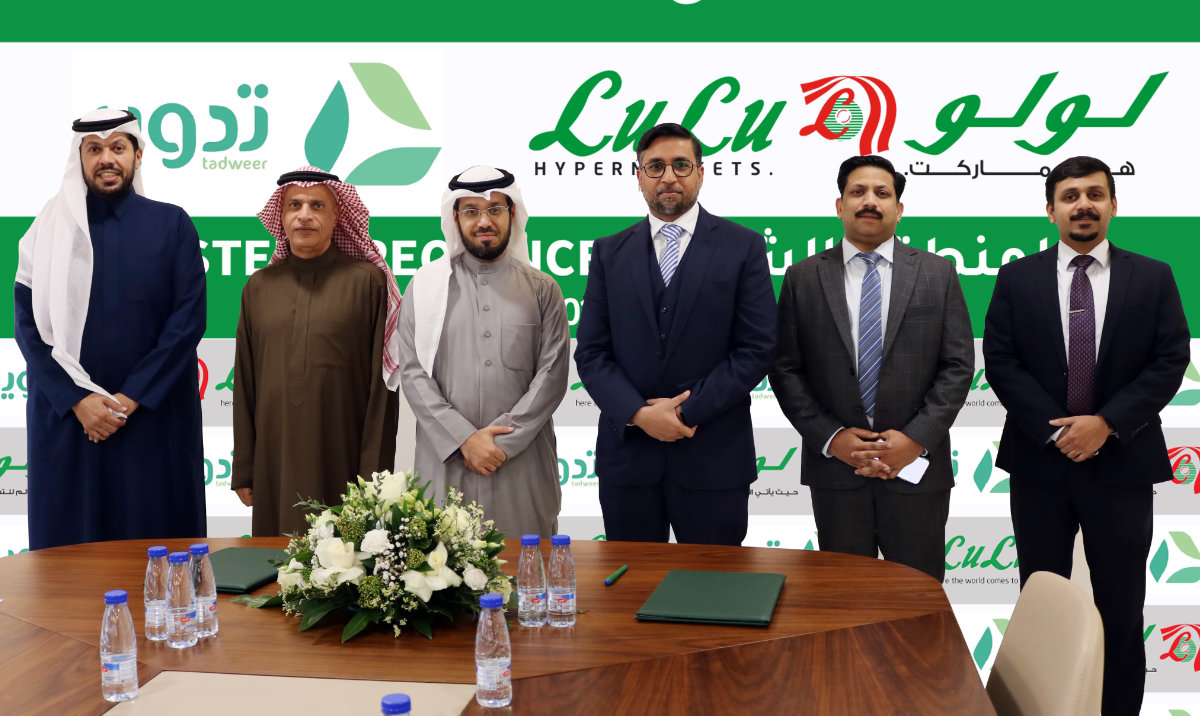 The signing ceremony was attended by Hesham Aljabr from Tadweer and key executives from LuLu Hypermarket.