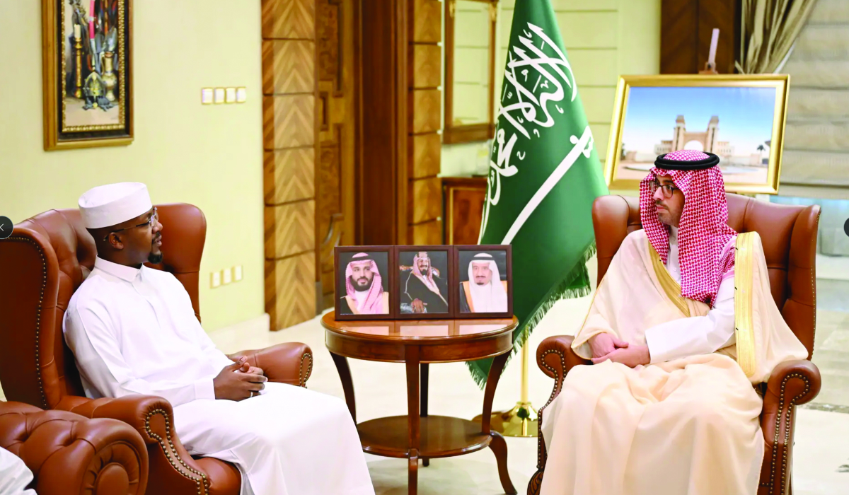 Prince Saud bin Abdullah bin Jalawi (R) holds talks with Mohammed Salahuddin in Jeddah. (Supplied)
