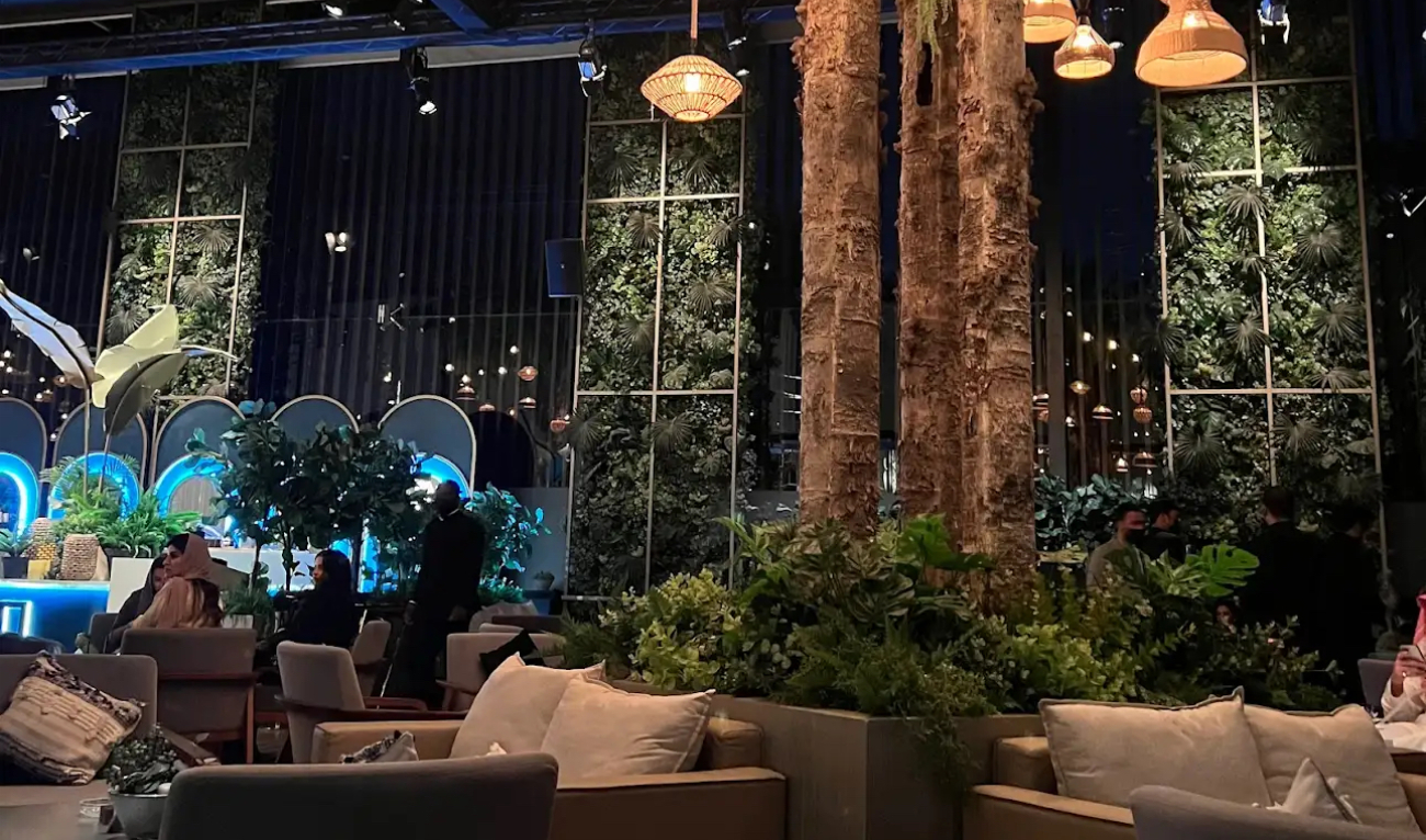 Located on King Abdulaziz Road, Al-Mirkaz is known for its luxurious atmosphere, stunning decor and five-star buffet. (Supplied)