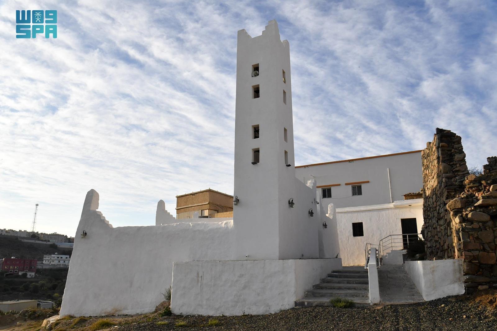 Al-Hosn Al-Asfal Mosque was renovated to preserve its original design and geometric shape while restoring its sustainable features. (SPA)