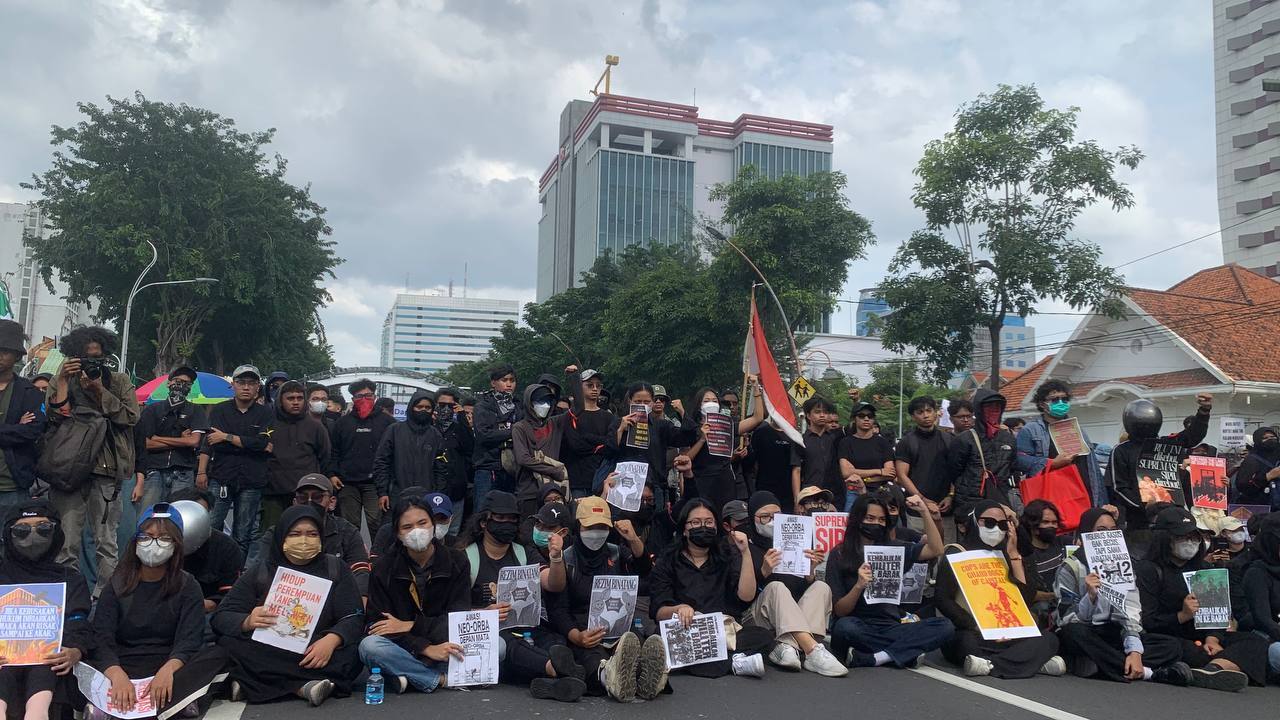 Indonesian students lead nationwide protests against controversial military law