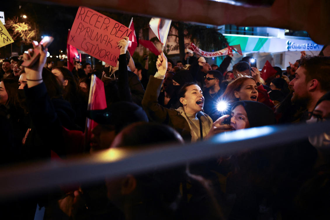 People protest against the arrest of Istanbul Mayor Ekrem Imamoglu as part of a corruption investigation, in Istanbul, Turkiye, March 26, 2025. (REUTERS)