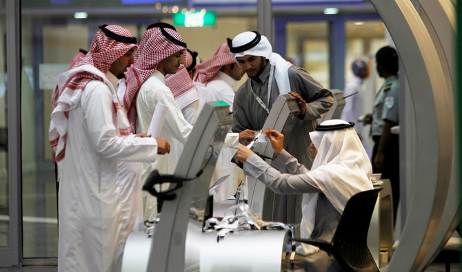 For Saudis aged 25 to 54 years, key labor market indicators showed a slight increase in the employment-to-population ratio, which rose by 0.1 percentage points to 64.9 percent.