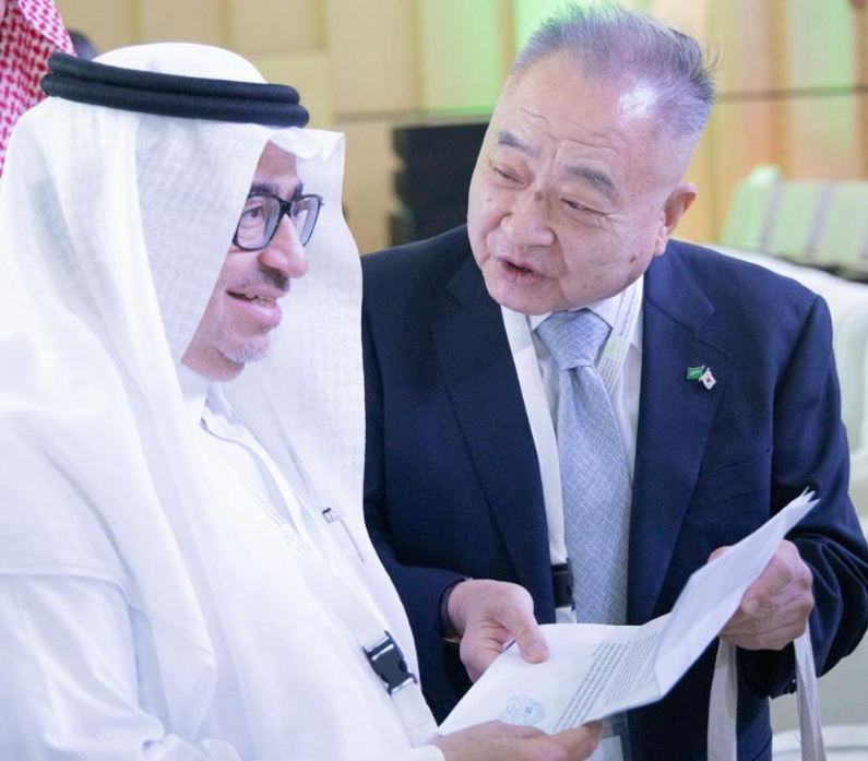 Khaled Al-Abdulkader, CEO of the National Center for Vegetation Cover Development and Combating Desertification, met with Moon Young-hak, chairman of the Saudi-Korean Society for Economic and Trade Promotion, in Riyadh. (SPA)