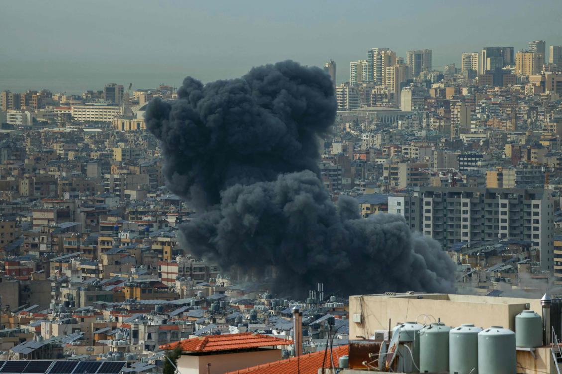 Smoke rises from the site of an Israeli strike in southern Beirut on March 28, 2025. Israel carried out air strikes in southern Lebanon on March 28 after its defence minister threatened Beirut over new rocket fire. (AFP)