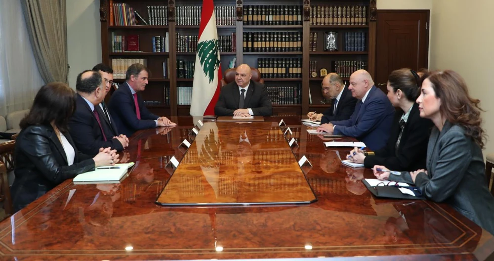 Joseph Aoun meets with Ernesto Ramirez Rigo and a delegation from the IMF. (NNA)