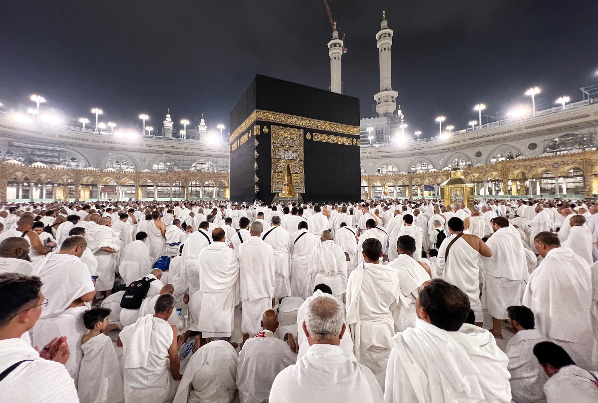 The ihram is a critical part of the Umrah and Hajj experience, consisting of two pieces of unstitched cloth. (Anadolu via Getty Images/SPA)