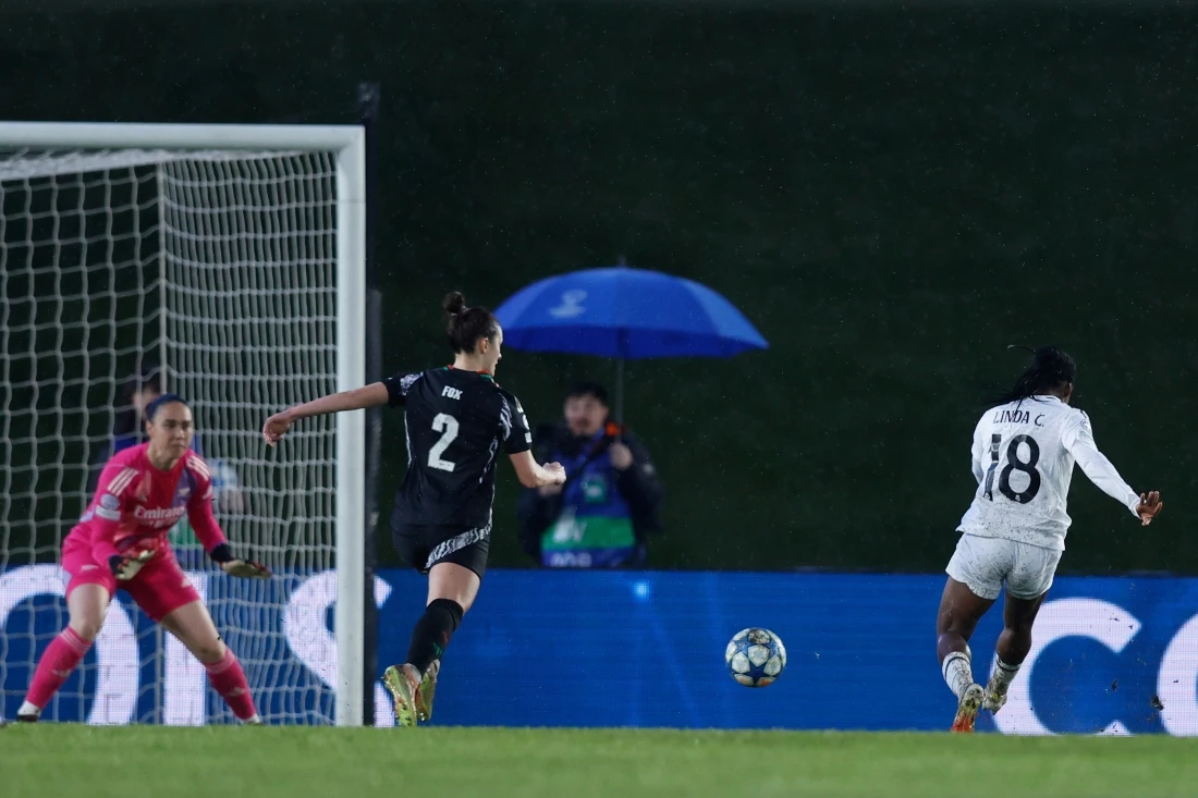 Real Madrid's Caicedo, right, scores the opening goal during the Women's Champions League quarterfinal first leg soccer match between Real Madrid and Arsenal at the Alfredo di Stefano stadium in Madrid Tuesday. (AP)