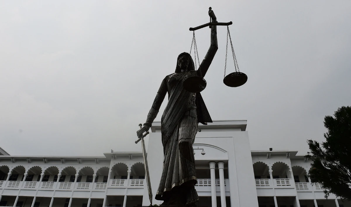 A statue is pictured on the grounds of the Supreme Court in Dhaka after it was reinstalled on May 28, 2017. (AFP/ file)