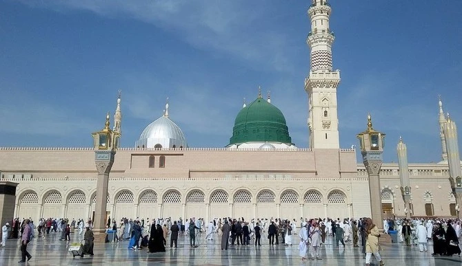 The Prophet’s Mosque welcomed 4,000 worshipers, both men and women, from 120 countries for I’tikaf (staying in a mosque for the purpose of worship) during the last 10 nights of Ramadan. (Wikimedia Commons)