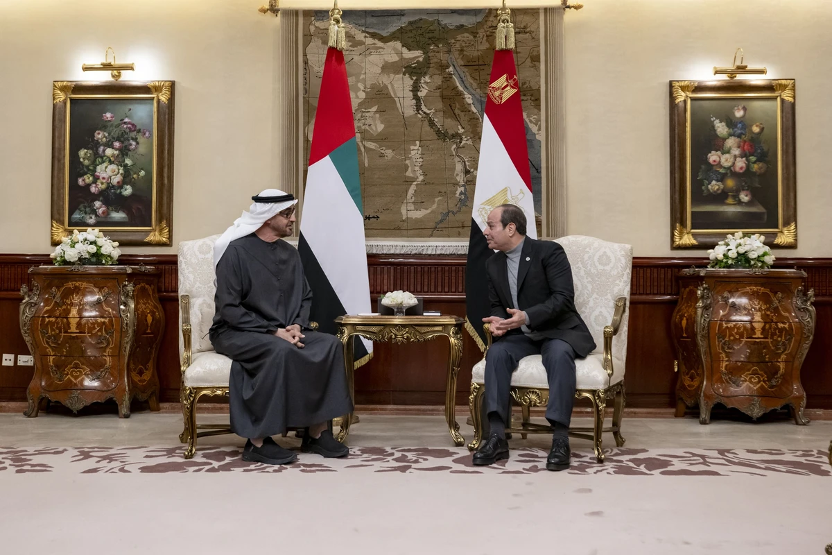 Sheikh Mohamed bin Zayed Al-Nahyan, the president of the UAE, and the president of Egypt, Abdul Fattah El-Sisi, in Cairo. (WAM)