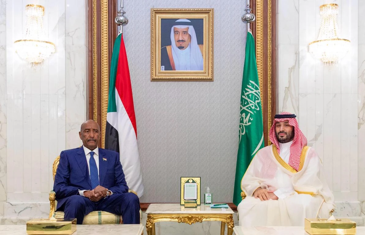 Saudi Arabia's Crown Prince Mohammed bin Salman meet with Chairman of the Sudanese Sovereignty Council Al-Burhan in Makkah. (SPA)