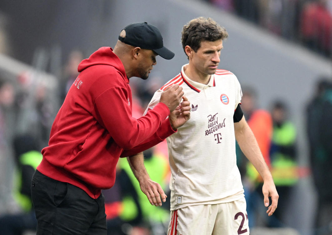Bayern Munich coach Vincent Kompany with Thomas Muller during their Bundesliga match against St. Pauli — Allianz Arena, Munich, Mar. 29, 2025. (Reuters)
