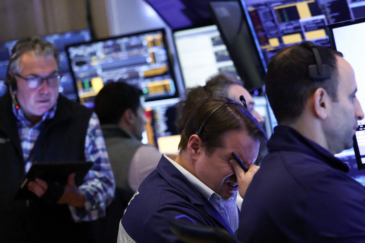 Wall Street stocks sank in early trading on April 3, 2025, joining a global equity selloff after President Donald Trump's latest tariff announcement exacerbated worries about a trade war and global economic downturn. (AFP)