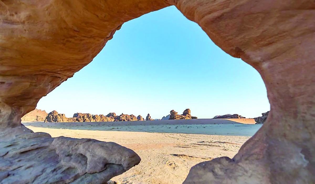 The carvings in Hisma Desert — depicting animals, hunting scenes and human figures — are a bridge between our modern lives and the world of humans thousands of years ago. (Supplied)